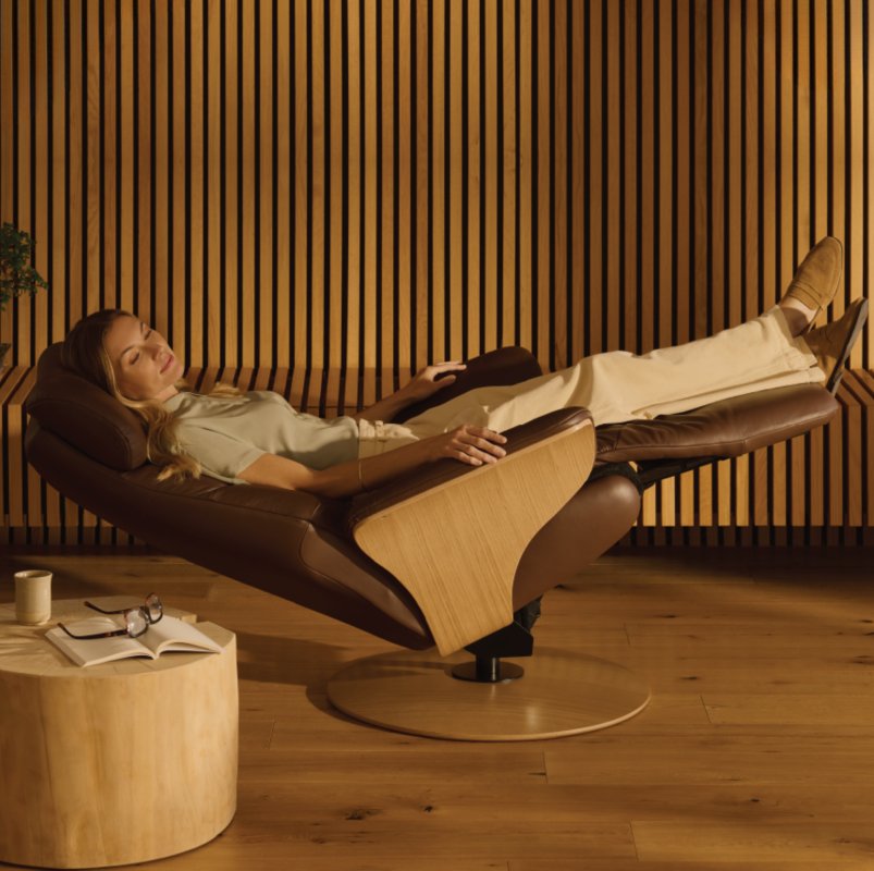 Adam (M) Wood Sirius Power Chair w/ footstool Adam (M) Wood Sirius Power Chair w/ footstool