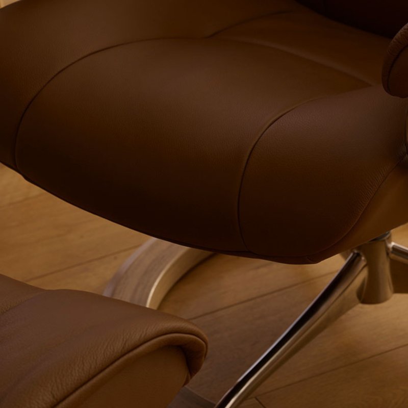 Mayfair (S) Classic Chair w/ footstool Mayfair (S) Classic Chair w/ footstool