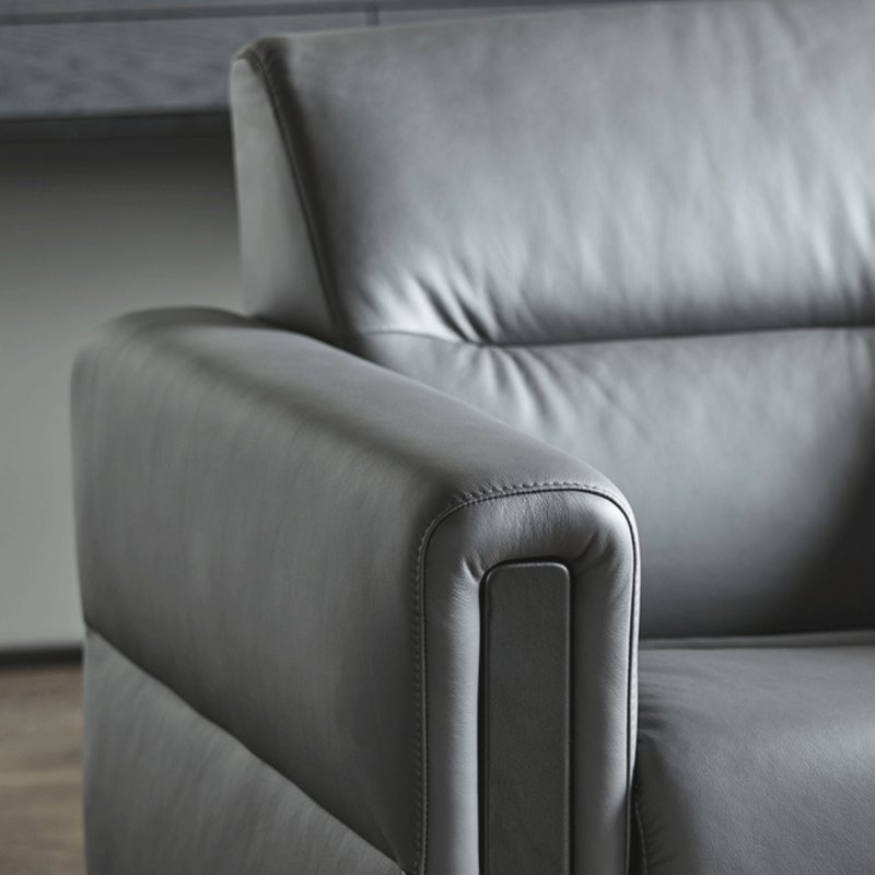 Fiona w/ Wood Arms C2-2.5 Fiona w/ Wood Arms C2-2.5