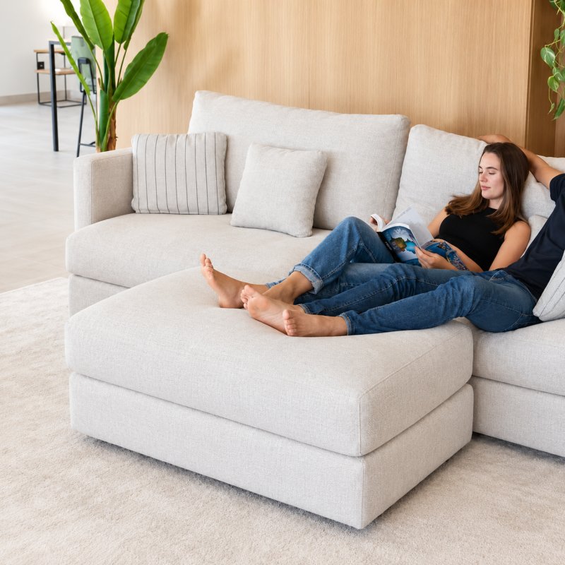 Fama - Hector K Footstool Fama - Hector K Footstool