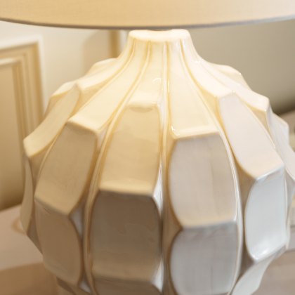 White Petal - Table Lamp with Shade