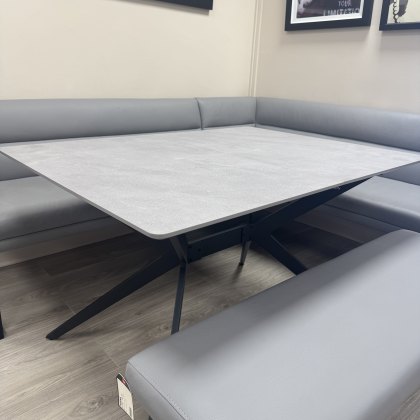 Moda Right Hand Facing Corner Dining Set