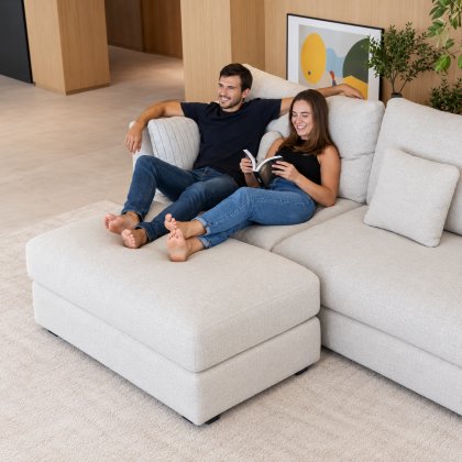 Fama - Hector K Footstool Fama - Hector K Footstool