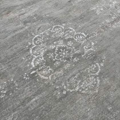 Louis De Poortere - Fading World Medallion - 140 x 200cm Rug