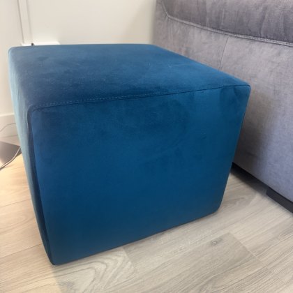 Natuzzi Editions - Gaia Square Ottoman Natuzzi Editions - Gaia Square Ottoman