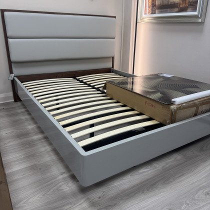 Icon - Kingsize Bedframe with Padded Headboard