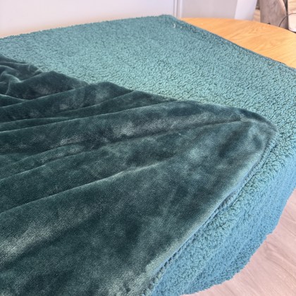 Luxury Throw - Cosy Teal