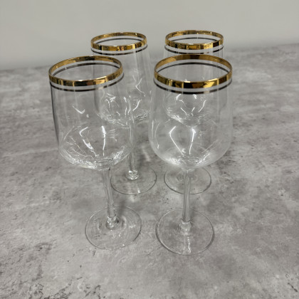 Set of 4 - Wine Glasses with gold trim