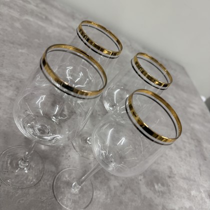 Set of 4 - Wine Glasses with gold trim