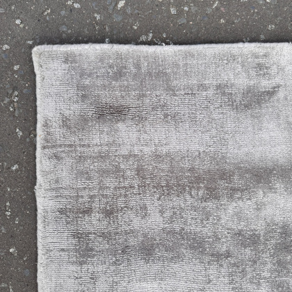 Natuzzi Editions - Whisper Platinum - 250x 300cm Natuzzi Editions - Whisper Platinum - 250x 300cm