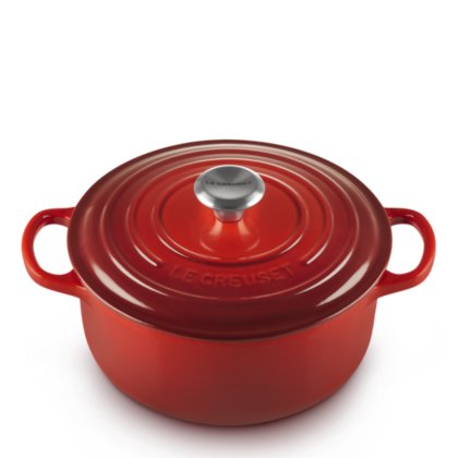 Le Creuset - Signature Cast Iron Round Casserole Le Creuset - Signature Cast Iron Round Casserole