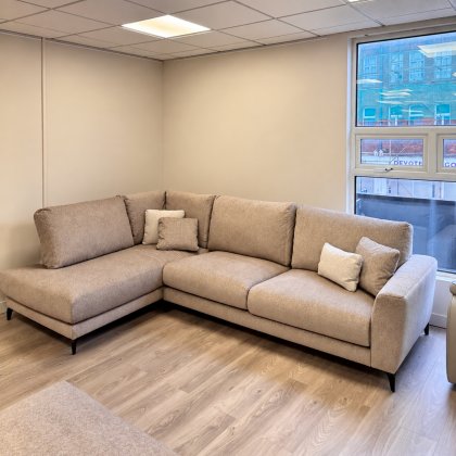 Fama - Scala LHF Cornersofa in Darol Fabric