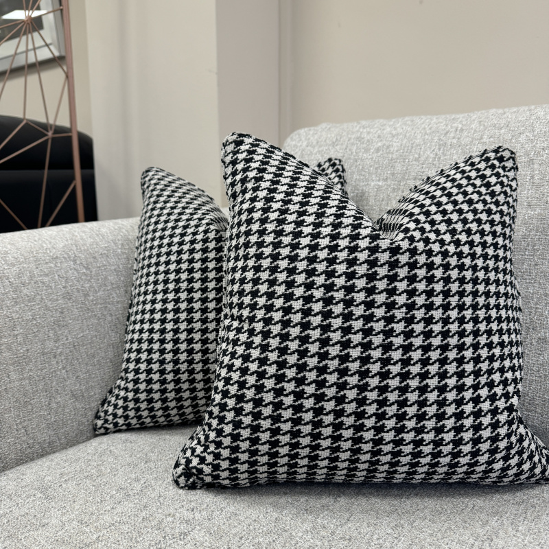 Alexander & James Set of 2 - Houndstooth Cushions Alexander & James Set of 2 - Houndstooth Cushions