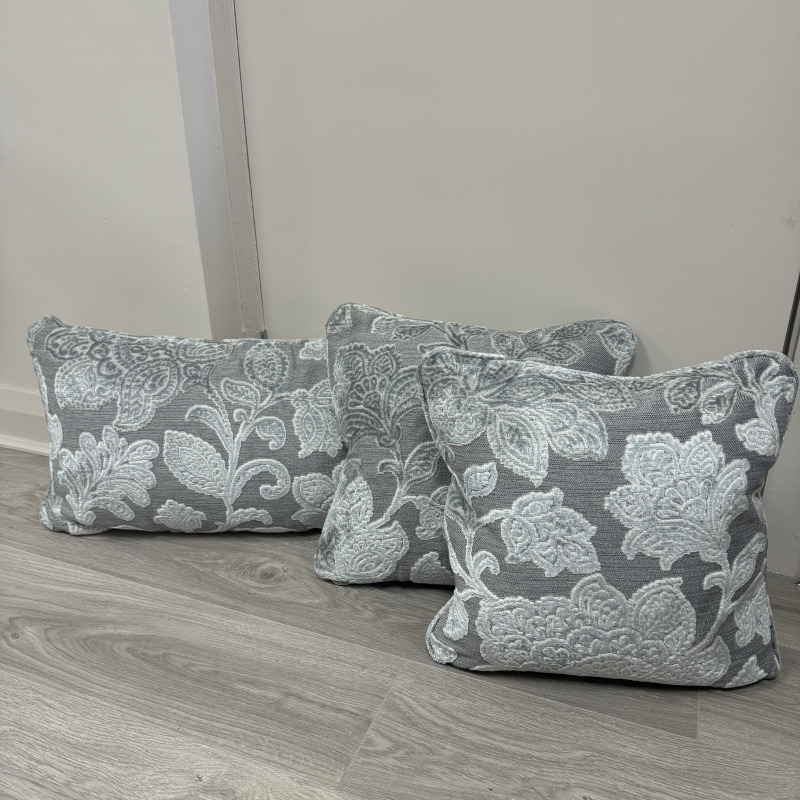 Set of 3 - Luxury Cushions with Pattern Set of 3 - Luxury Cushions with Pattern