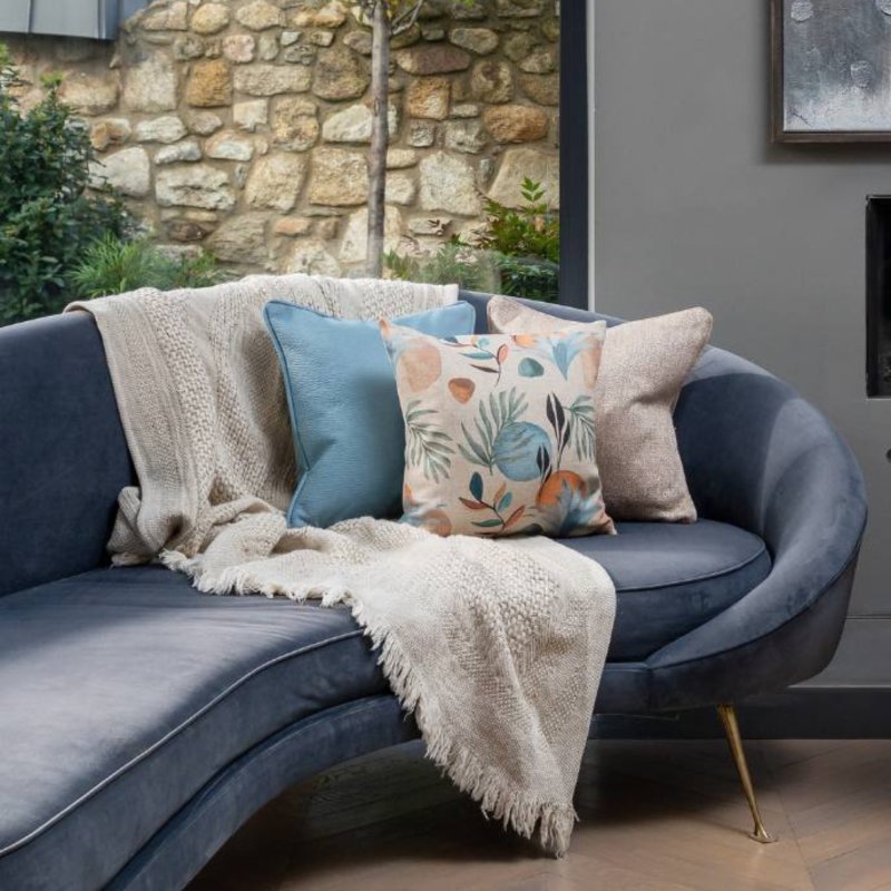 Amira - Natural Throw 120x170cm Amira - Natural Throw 120x170cm