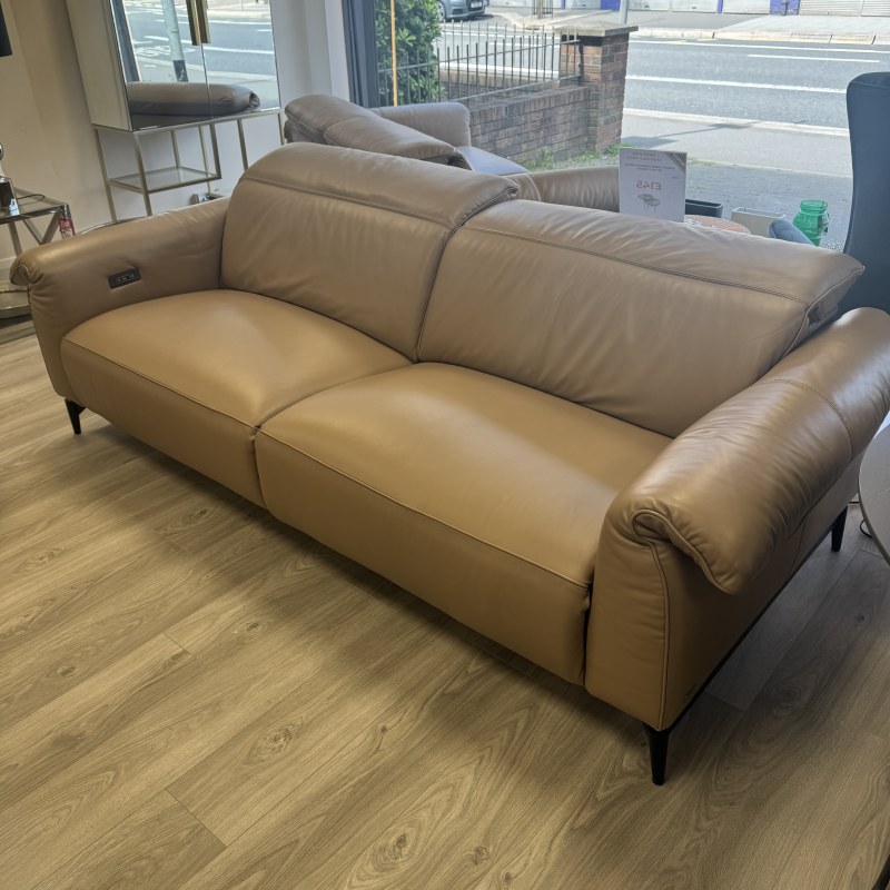 Natuzzi Editions Leggiadro Large Sofa with Double Electric Motion Natuzzi Editions Leggiadro Large Sofa with Double Electric Motion