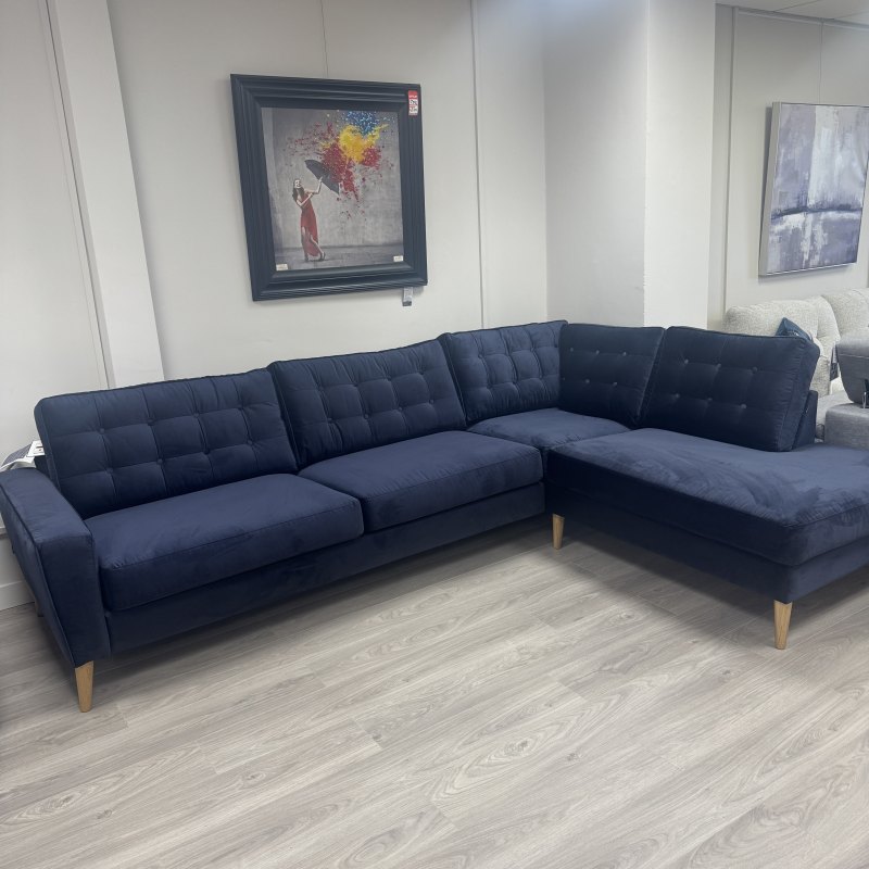 Tivoli RHF Cornersofa in Navy Velvet Fabric Tivoli RHF Cornersofa in Navy Velvet Fabric