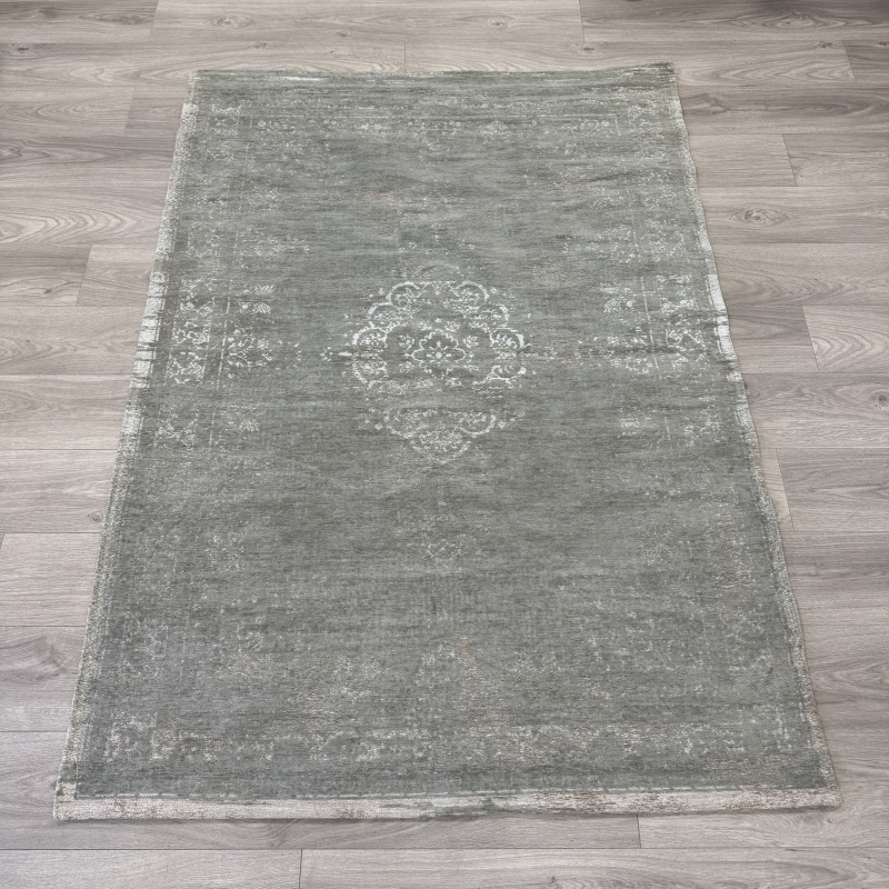 Louis De Poortere - Fading World Medallion - 140 x 200cm Rug Louis De Poortere - Fading World Medallion - 140 x 200cm Rug