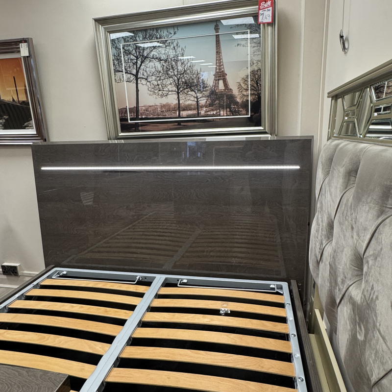 Platinum Night - Kingsize Bedframe with LED & Ottoman Platinum Night - Kingsize Bedframe with LED & Ottoman