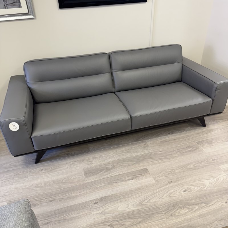 Natuzzi Editions - Adrenalina Large Sofa in Leather Natuzzi Editions - Adrenalina Large Sofa in Leather