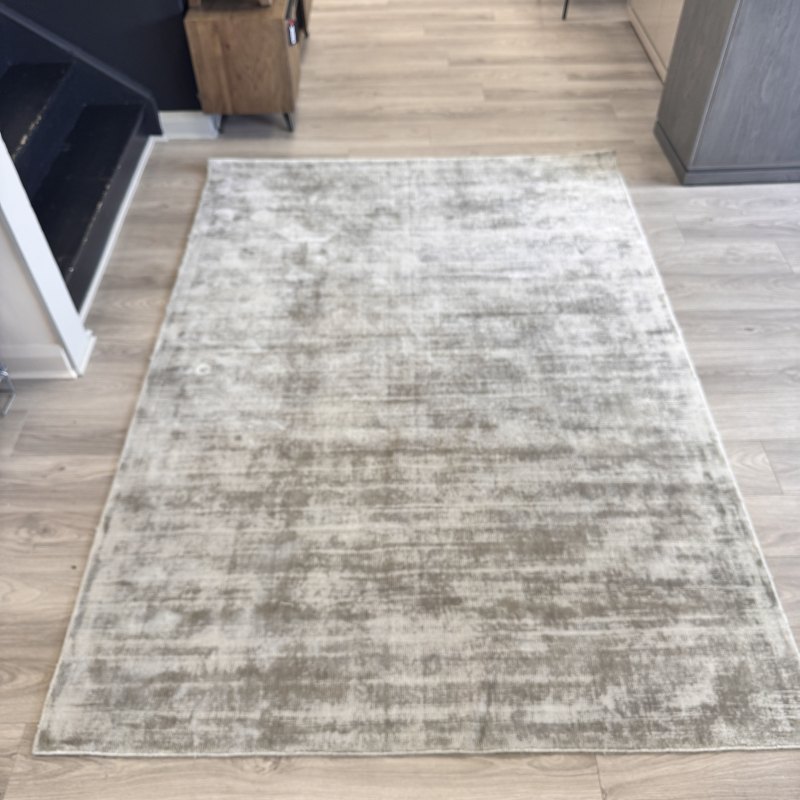 Natuzzi Editions - Whisper Ice - Luxury Rug - 170x240cm Natuzzi Editions - Whisper Ice - Luxury Rug - 170x240cm